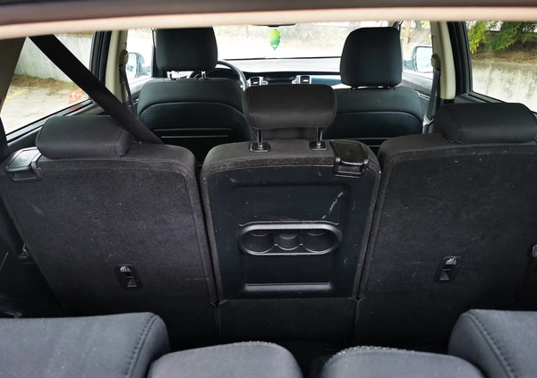 Kia Carens cena 45900 przebieg: 137000, rok produkcji 2015 z Szczecin małe 106